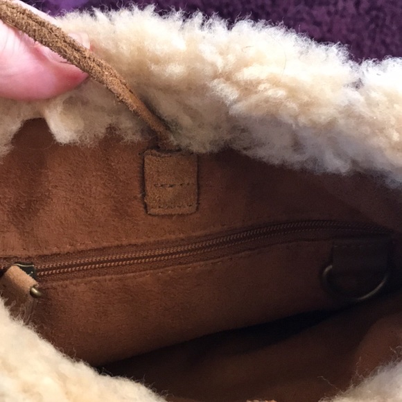 UGG Australia crossbody purse - Picture 10 of 11